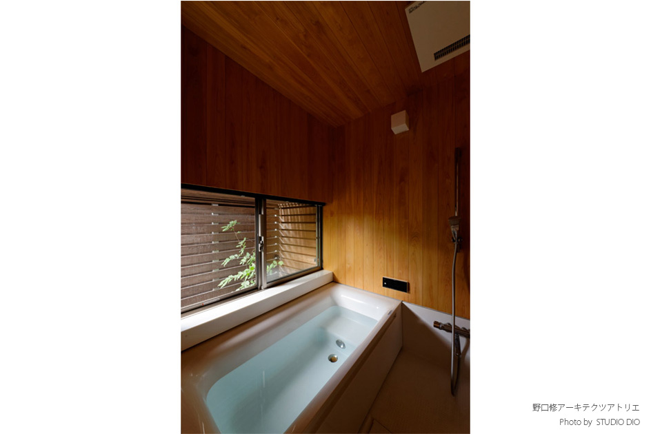 埼玉　二世帯　木の家　桧の浴室